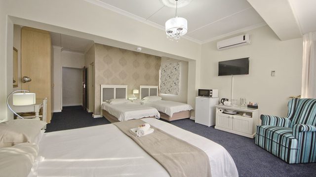 Russel Hotel 4