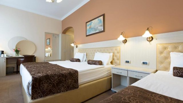 Russel Hotel 5
