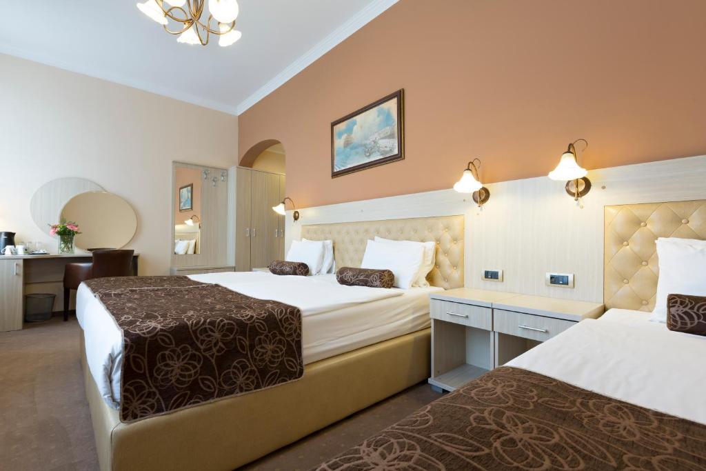 Russel Hotel 5