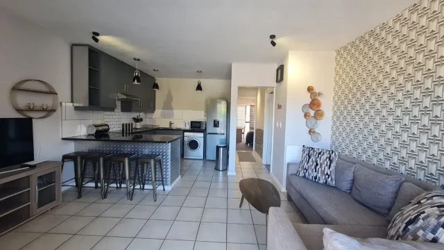 local Remax 2