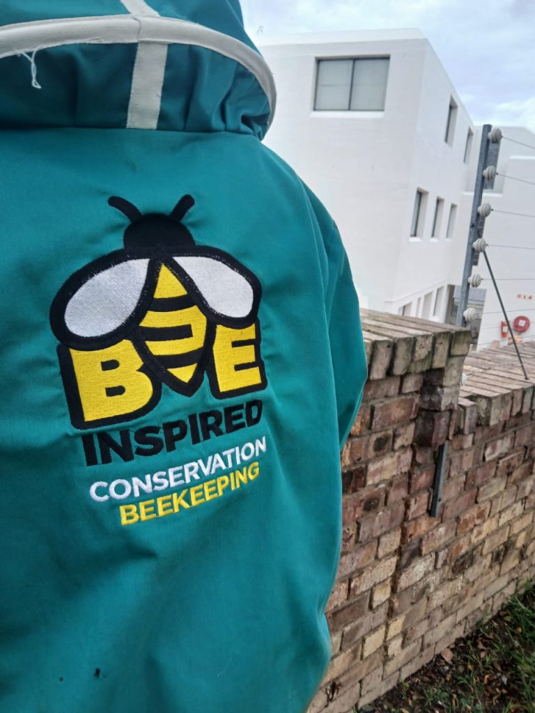 Bee 4 8