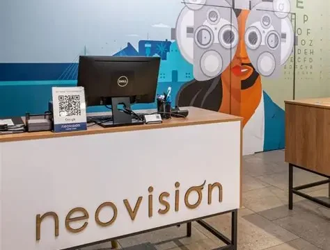 Eye 8