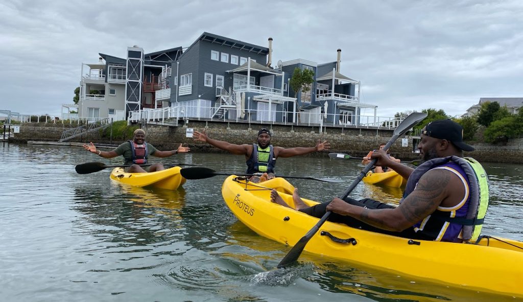 aa Kayak 3